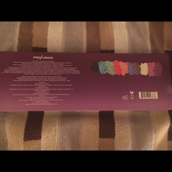 SHINMER MAKEUP PALLET - Picture 2 of 3